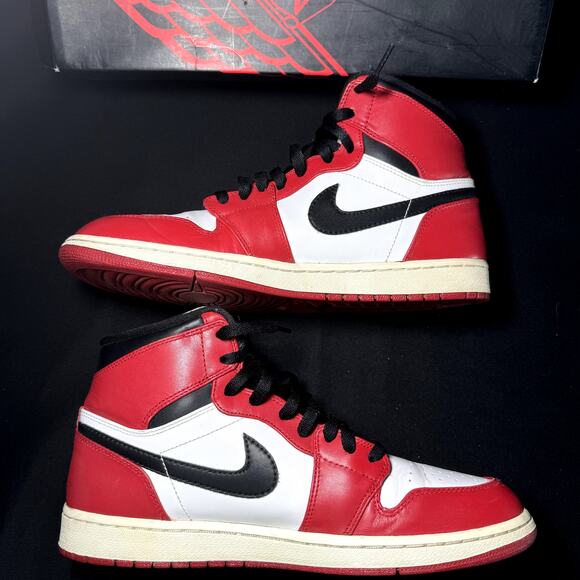 Size 11.5 - Nike Air Jordan 1 Retro High Chicago 2013 Men's Shoes - Picture 3 of 9